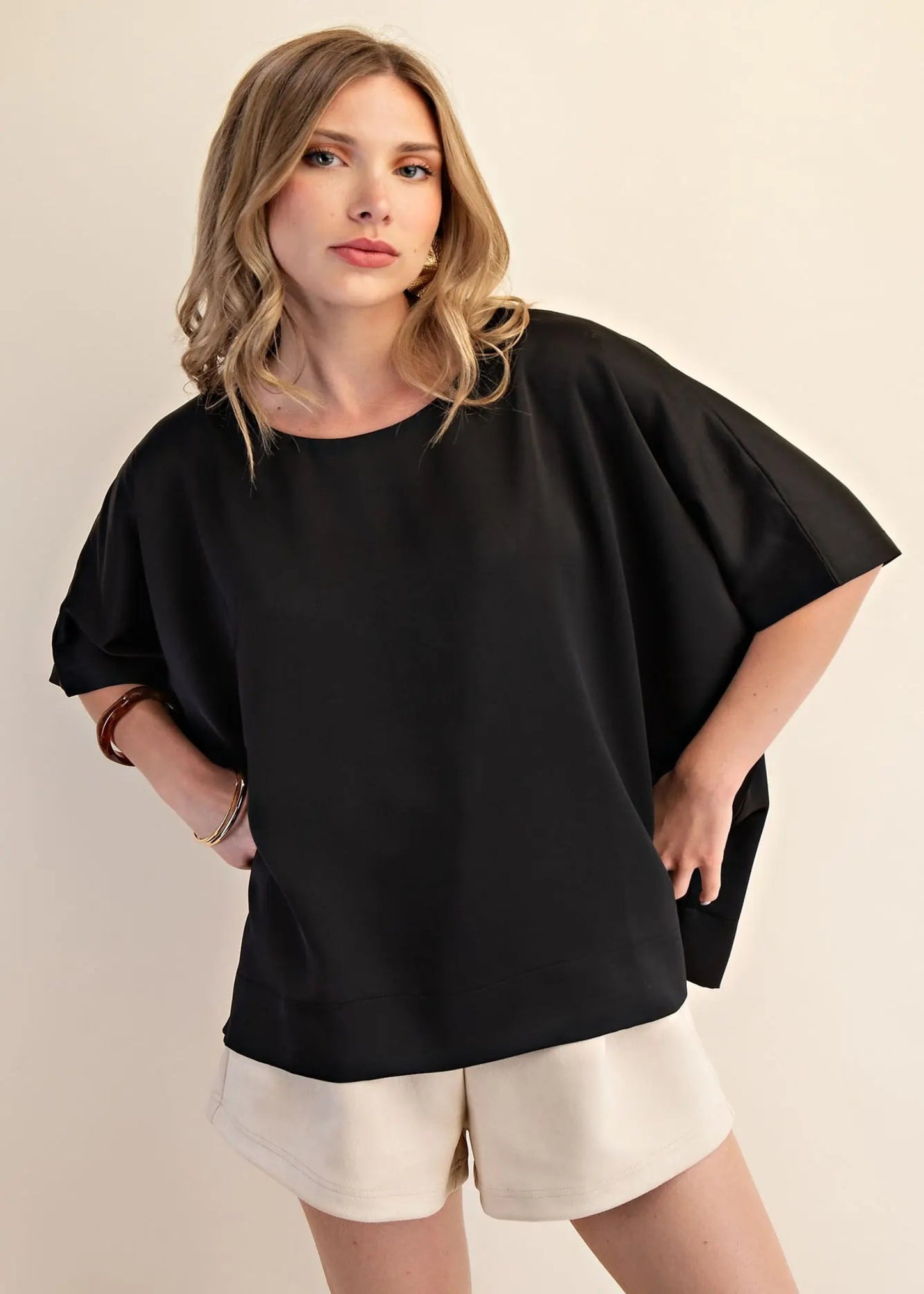 LILLY ROUND NECK - BLACK