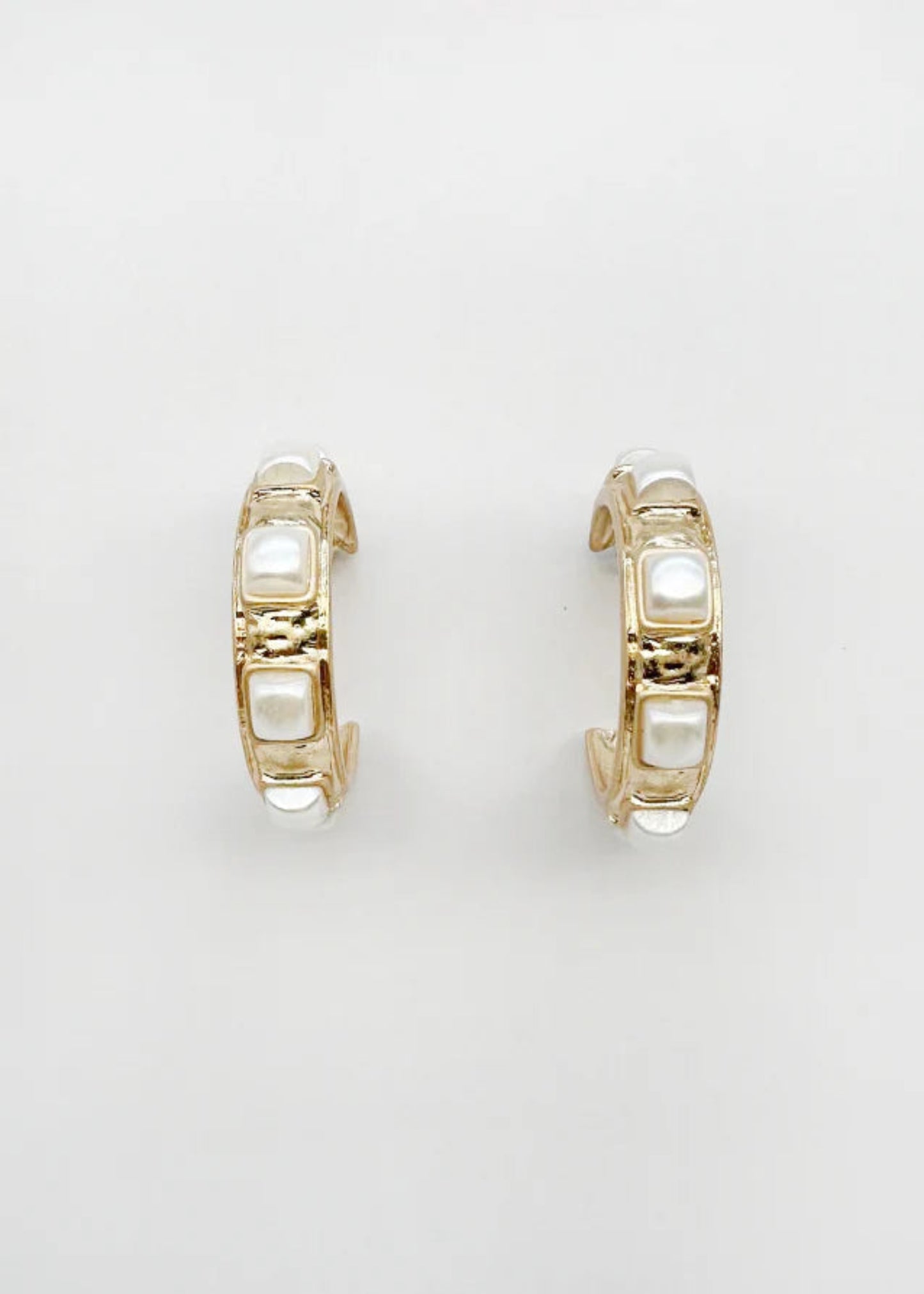 Worn Gold 1.25" Earring with Pearl Square Stone Accents
