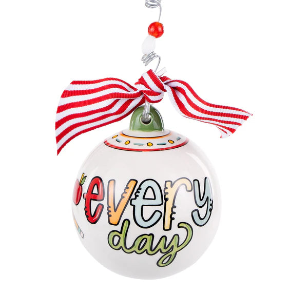 TEACHER MAKES A DIFFERENCE ORNAMENT