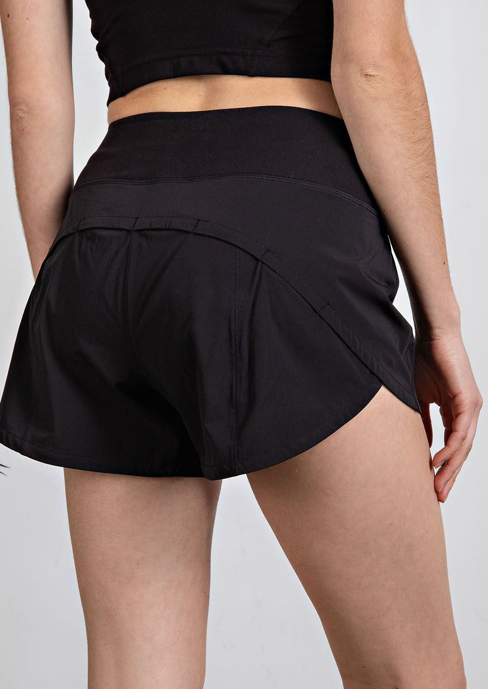 ACTIVE SHORTS-BLACK