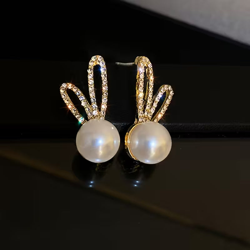 RABBIT PEARL EARRINGS