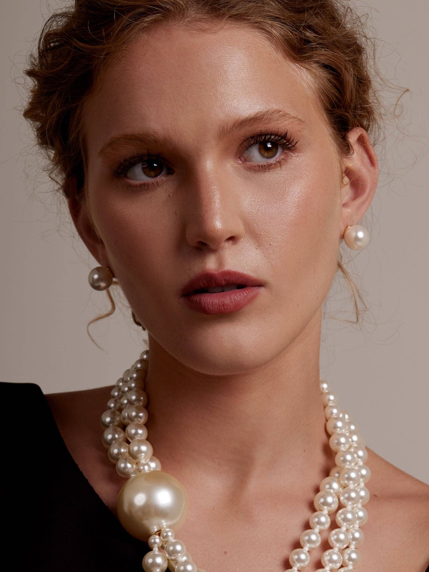 Chunky bead stud earring