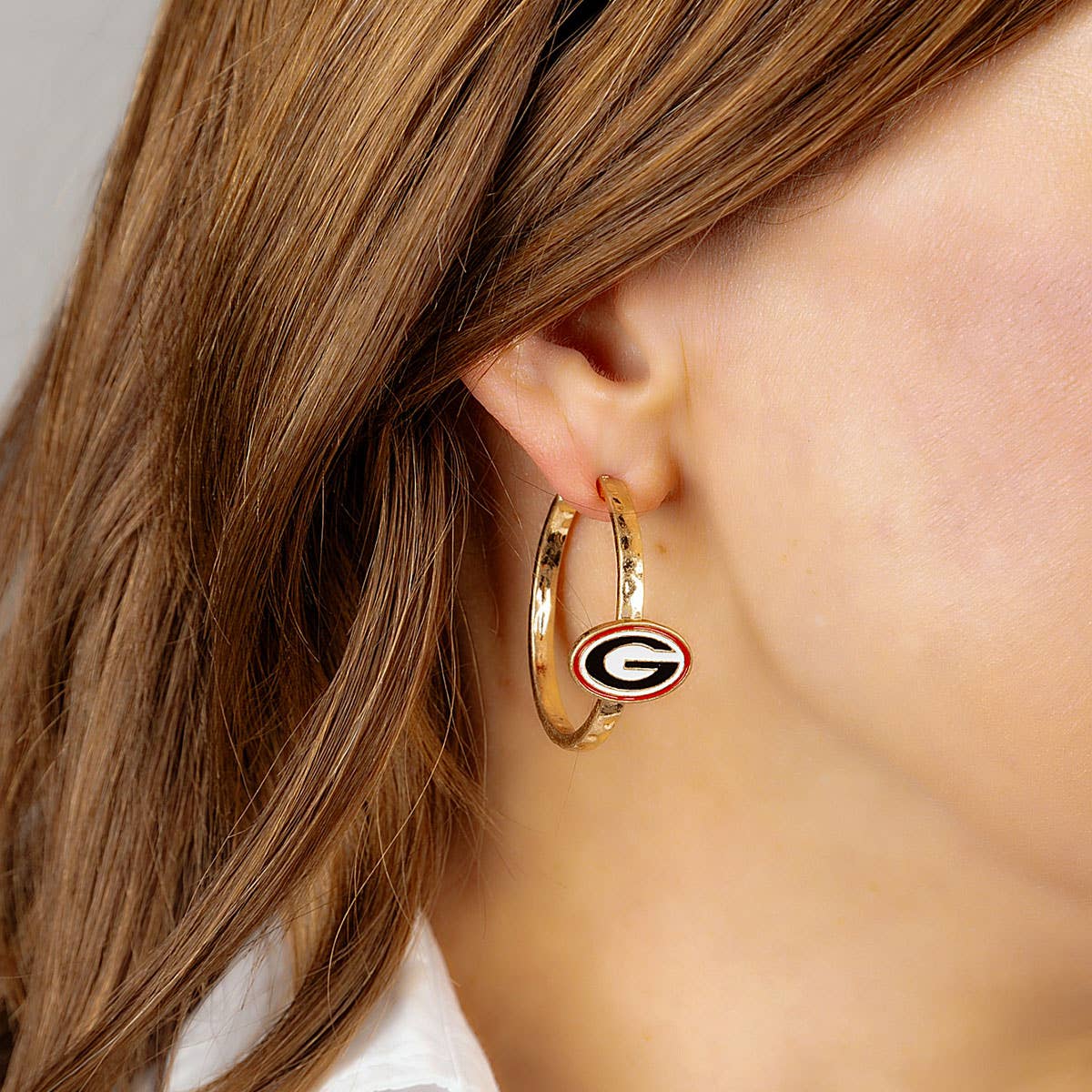 Georgia Bulldogs Enamel Logo Hoop Earrings in Black/Red
