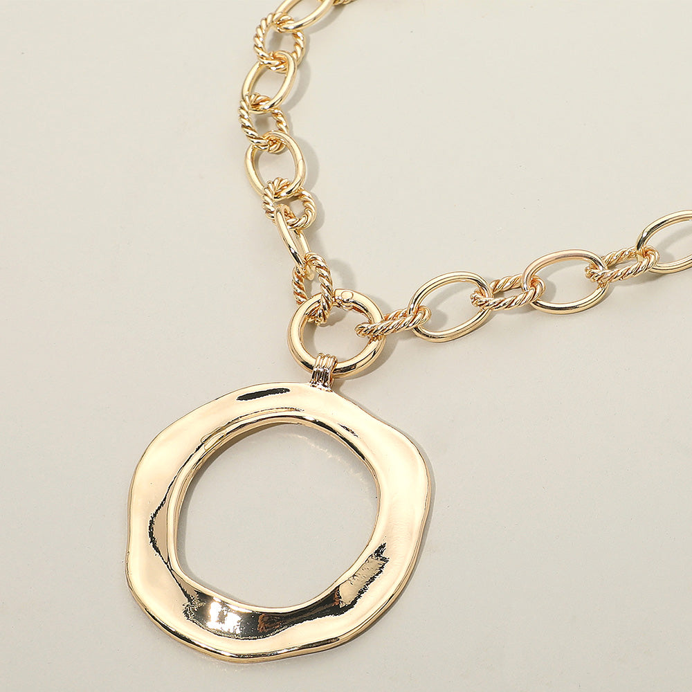 Modern Sculpted Circular Pendant Chunky Chain Necklace