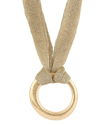GEOMETRIC AND CHUNKY RING MESH NECKLACE