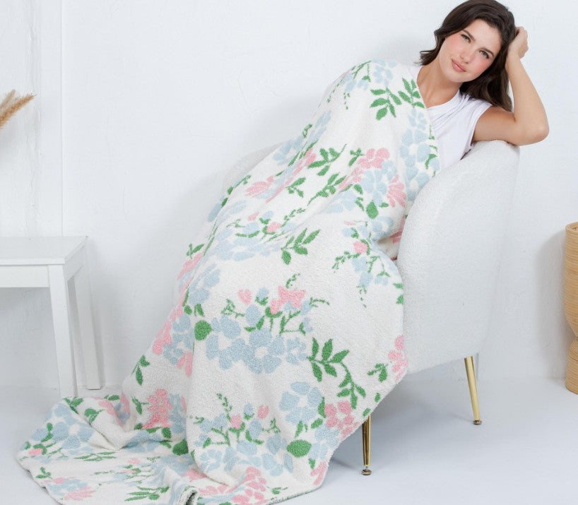 BLUE AND GREEN FLOWER BLANKET