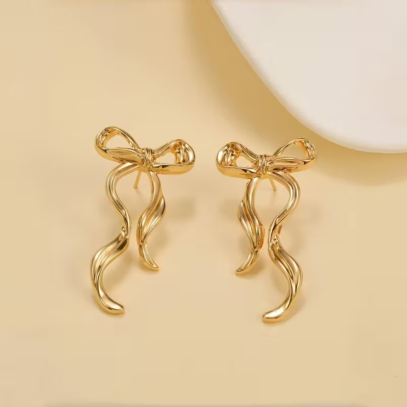 ELEGANT LONG RIBBON EARRINGS - GOLD
