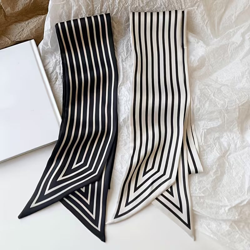 BLACK AND WHITE STRIPED SCARF