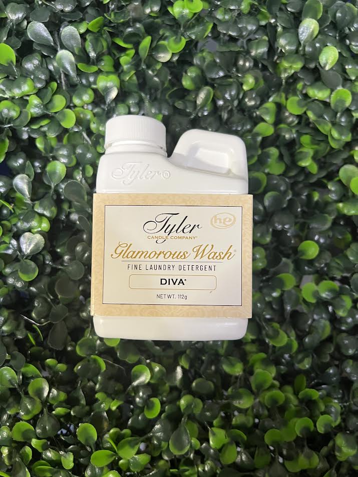 GLAMOROUS GIFT SUITE VI - DIVA WASH SET  Fragrance Aroma