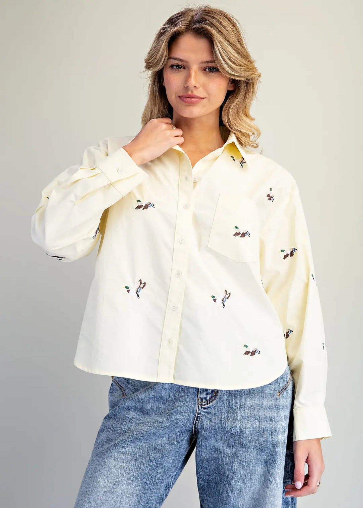 EMBROIDERED DUCK BUTTON DOWN - BUTTER CREAM