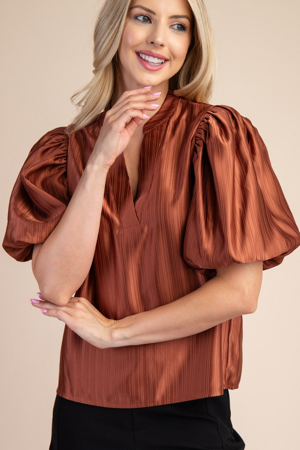 V-NECK PUFF-SLEEVE TOP- BROWN