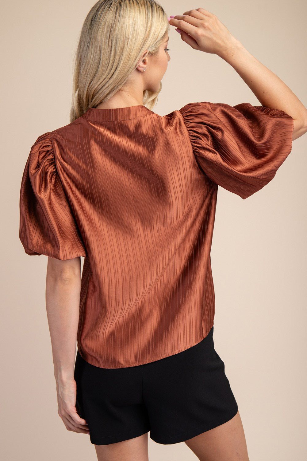 V-NECK PUFF-SLEEVE TOP- BROWN