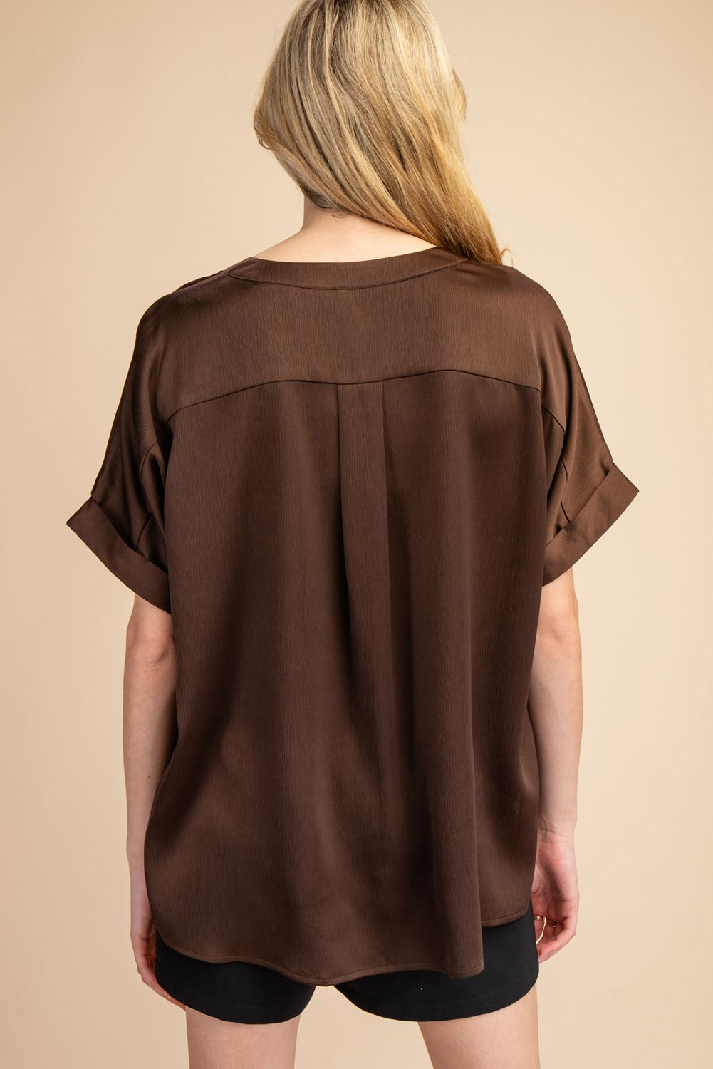 V-NECK SIDE SLIT TOP-BROWN