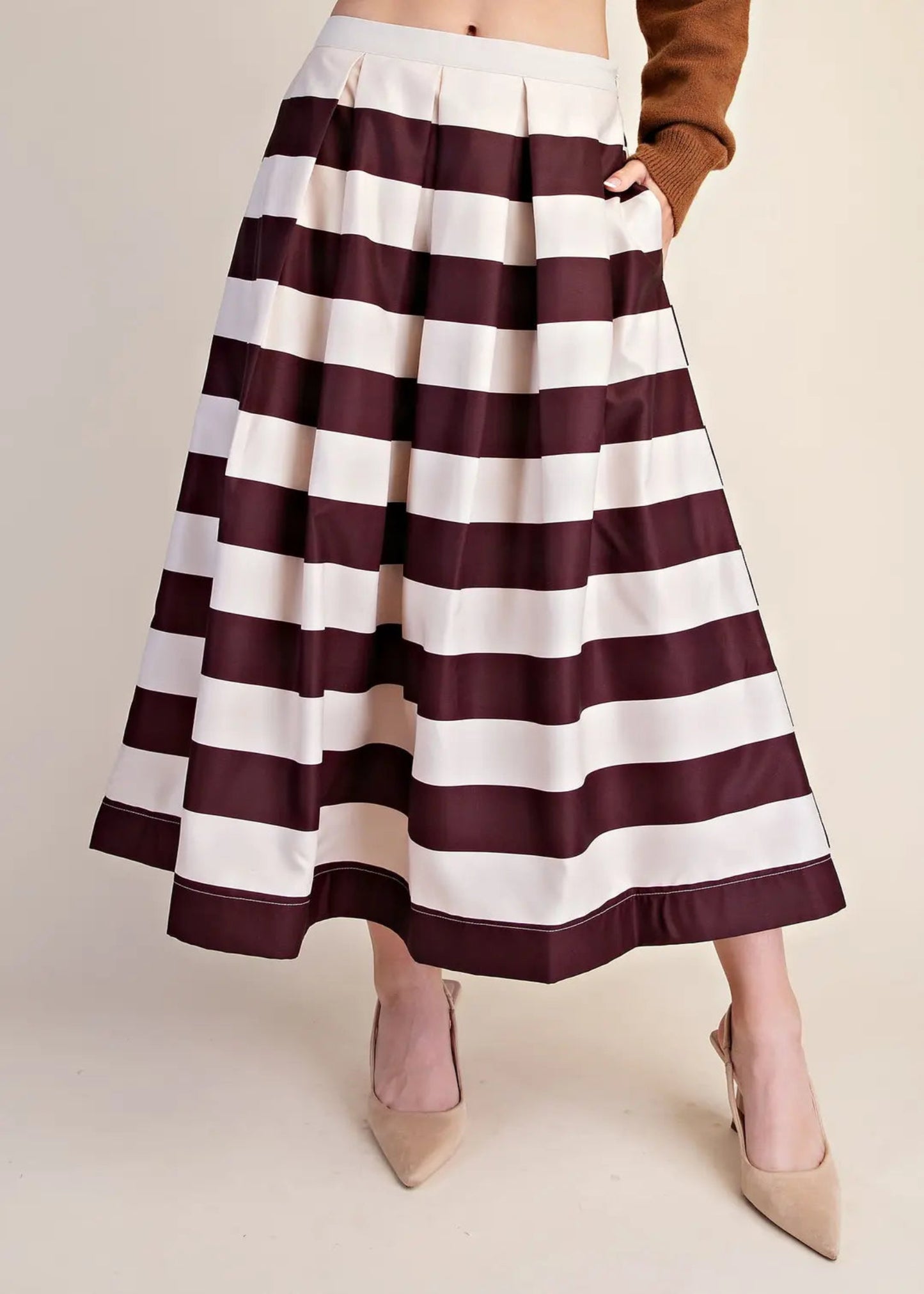 PLEATED A-LINE MIDI SKIRT - BROWN