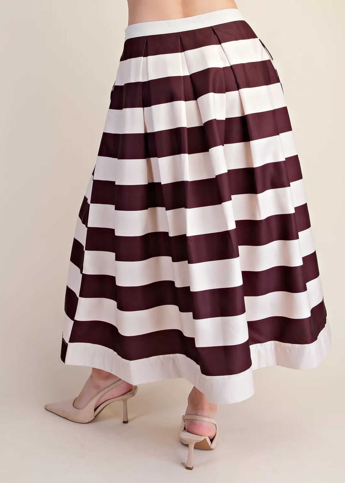 PLEATED A-LINE MIDI SKIRT - BROWN