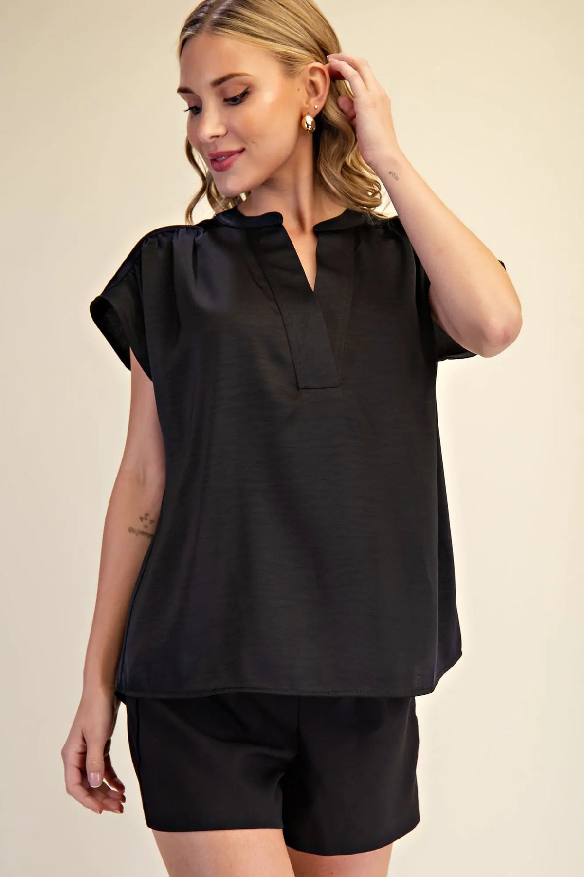 LIVI TOP - BLACK