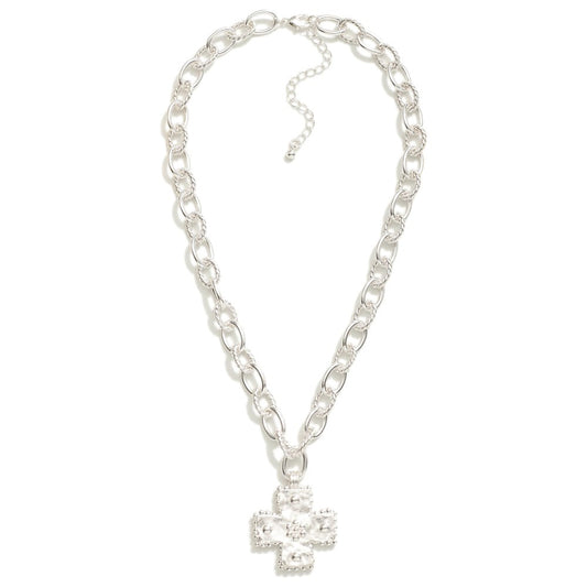 CHAIN LINK NECKLACE WITH TWIST - CROSS PENDANT