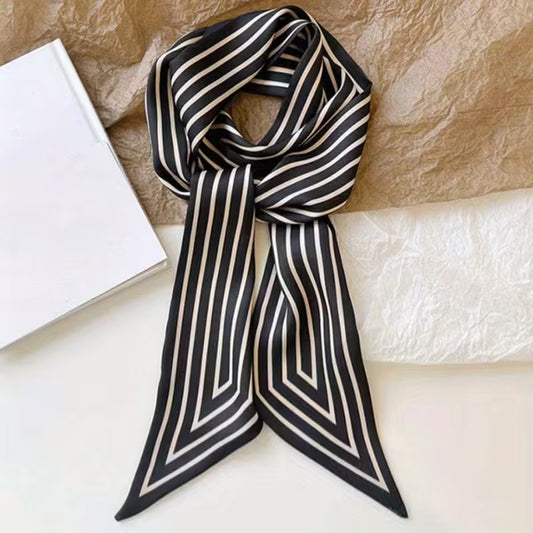 BLACK AND WHITE STRIPED SCARF