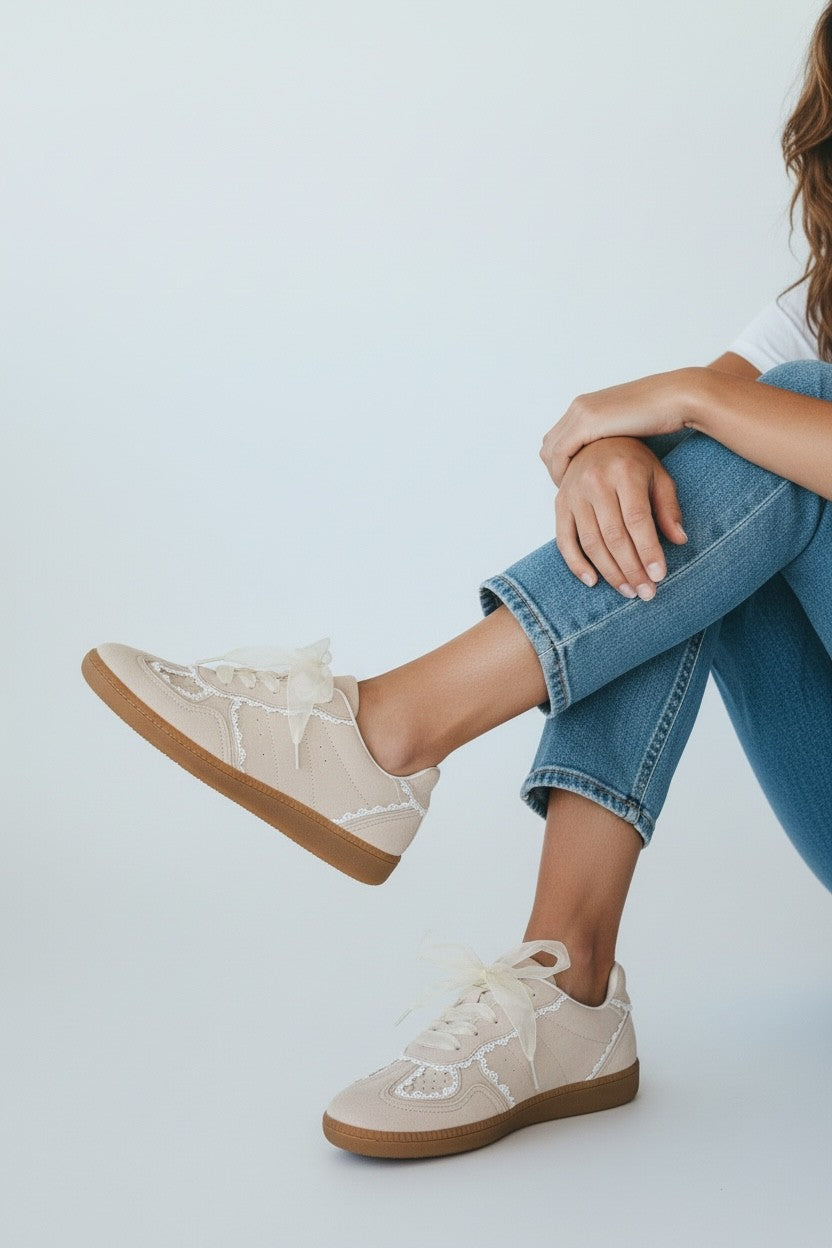 MORAL BEIGE SNEAKERS