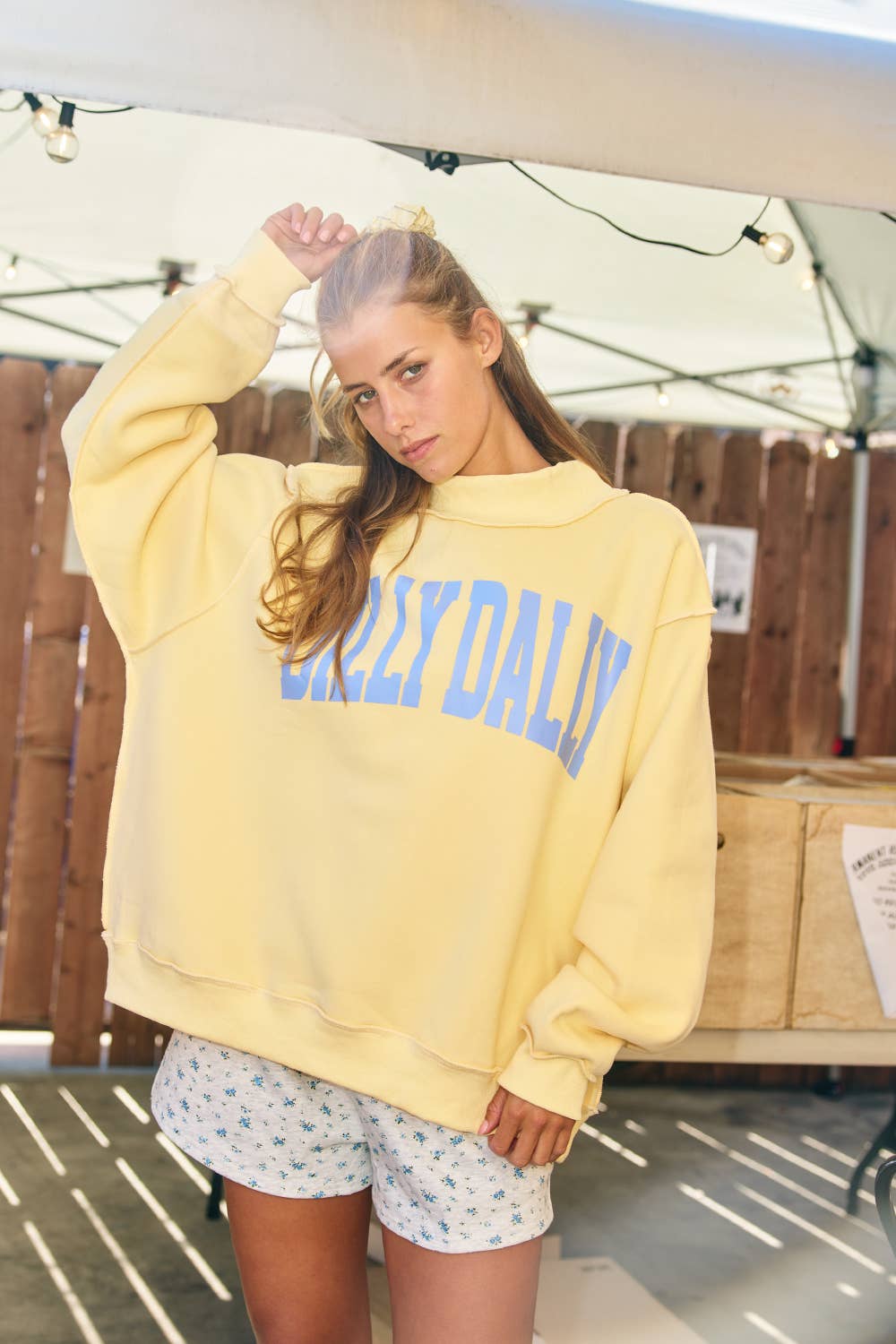 DILLY DALLY MOCKNECK SWEATSHIRT – The Pineapple Post