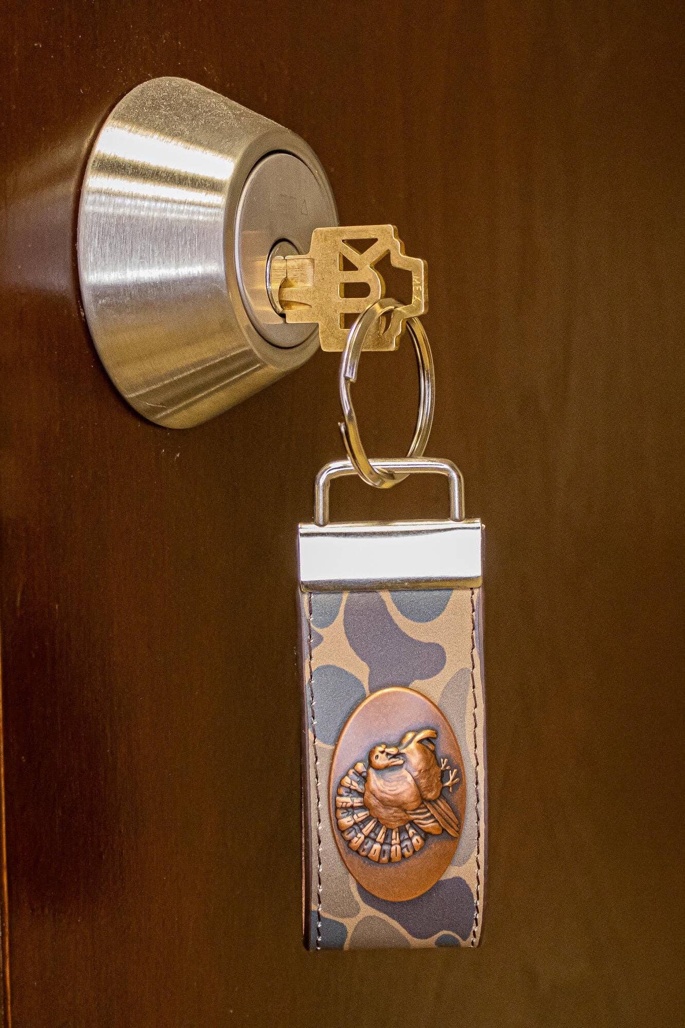 Turkey Hunting Old School Camo Leather Loop Keychain - BROWN/TAN CAMO
