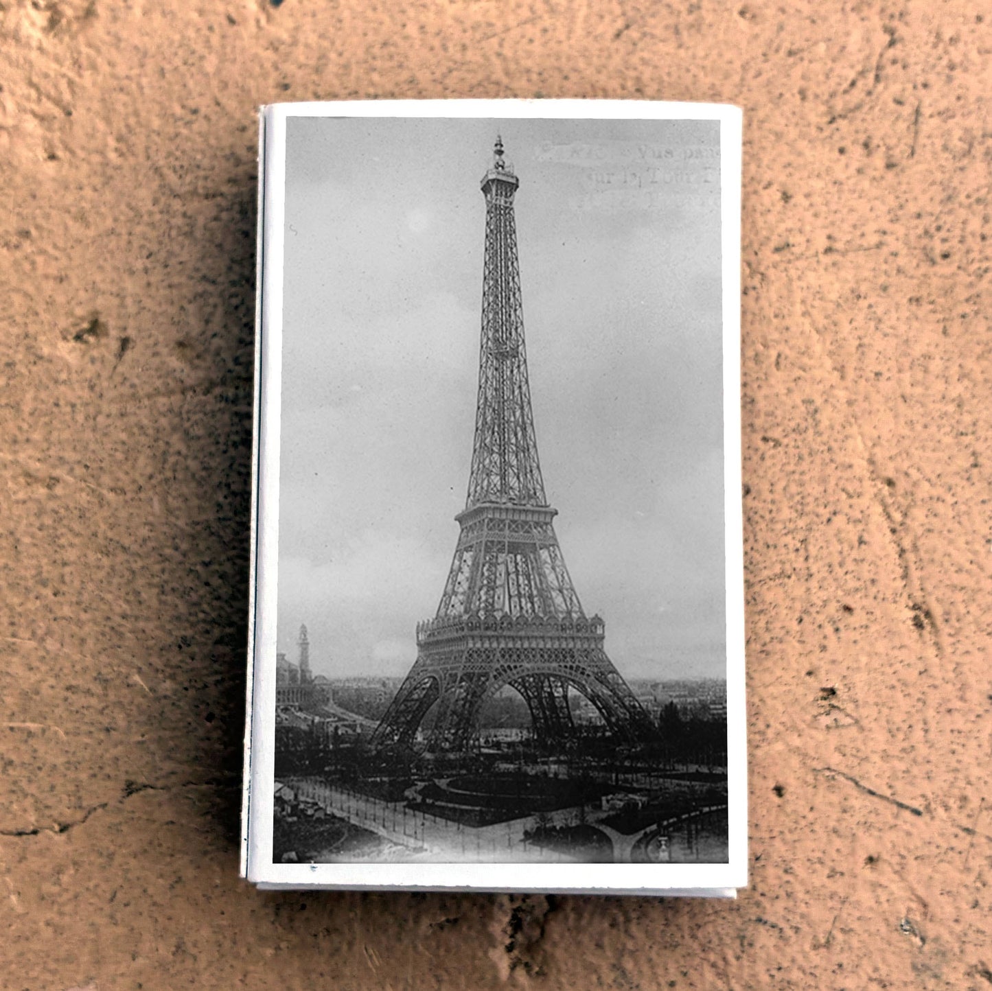 Matches - Eiffel Tower