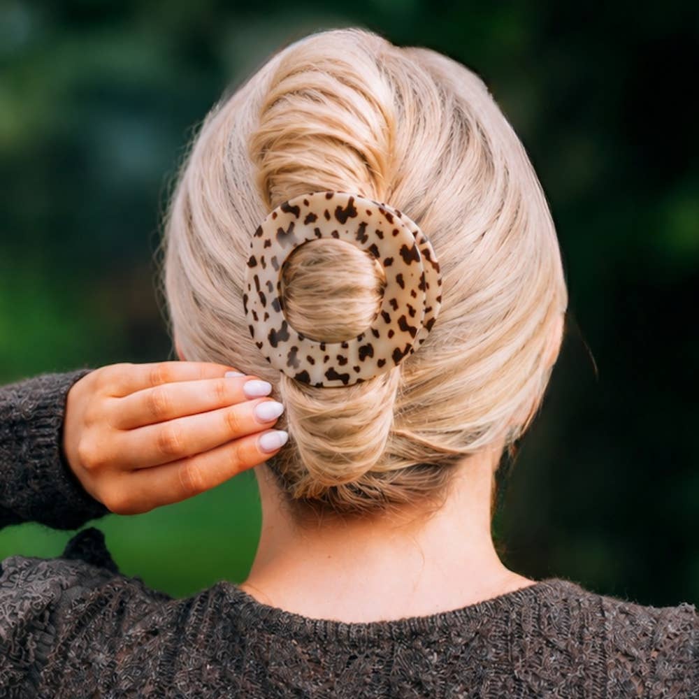 Blonde Tortoise | Large | Flat Circle Hair Clip