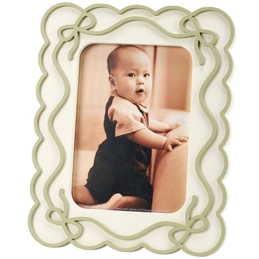 Green Scalloped Photo Frame