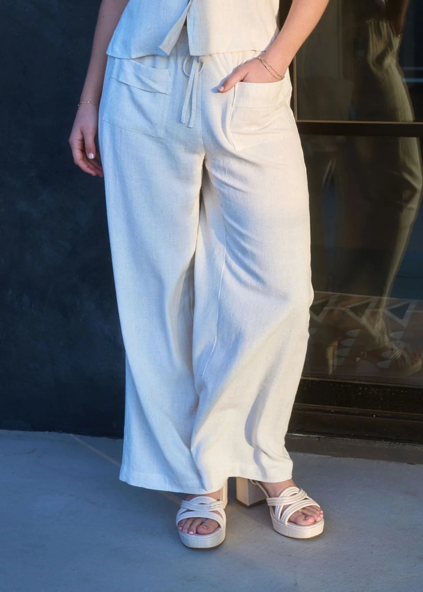 FRONT POCKET DETAIL LINEN PANTS-OATMEAL