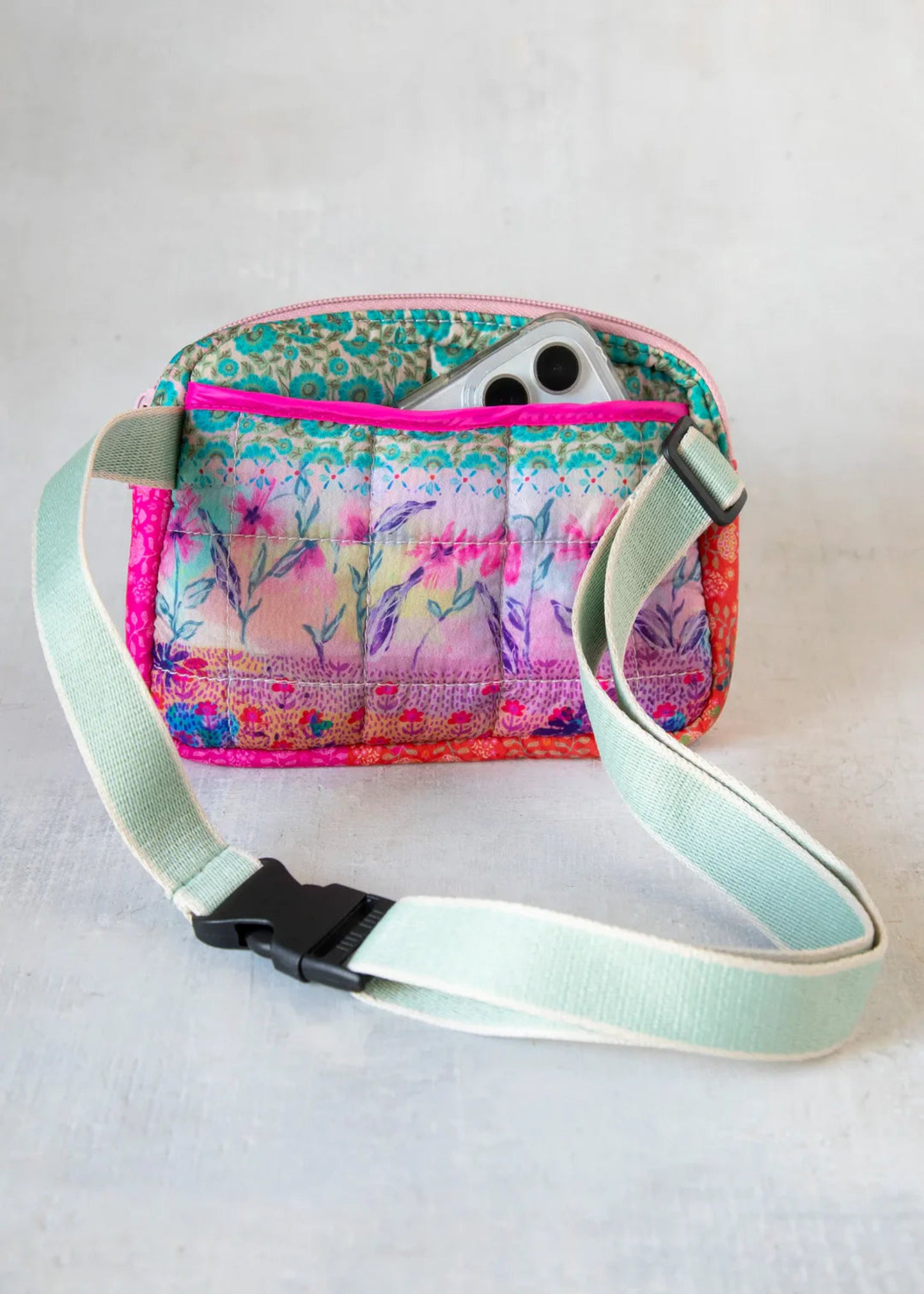 EVERYDAY PUFFY FANNY PACK - PINK WATRCL