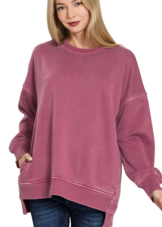 PIGMENT DYE FLEECE HI-LOW HEM PULLOVER WITH POCKET -CABERNET