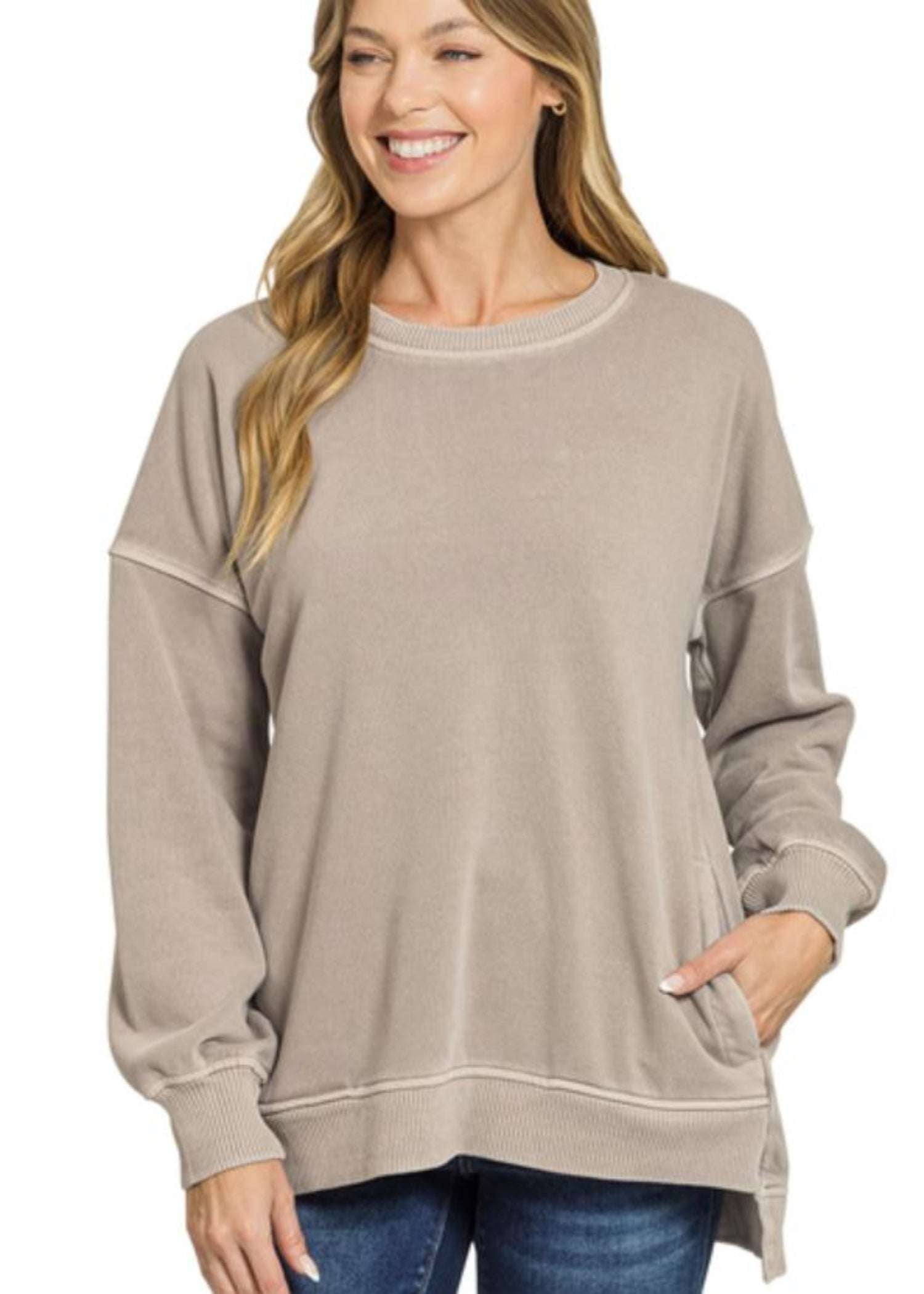 PIGMENT DYE FLEECE HI-LOW HEM PULLOVER WITH POCKET - ASH MOCHA
