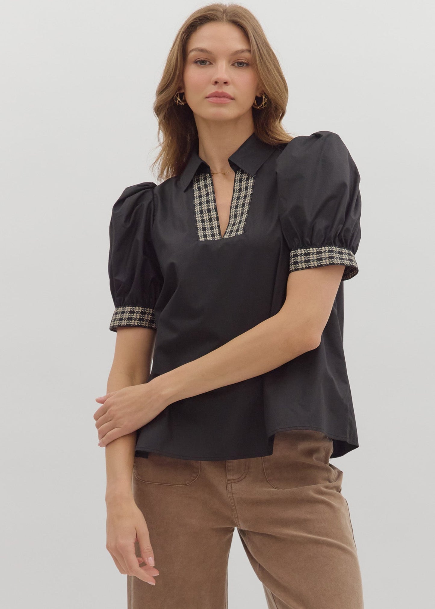 KENNA V NECK COLLAR TOP-BLACK