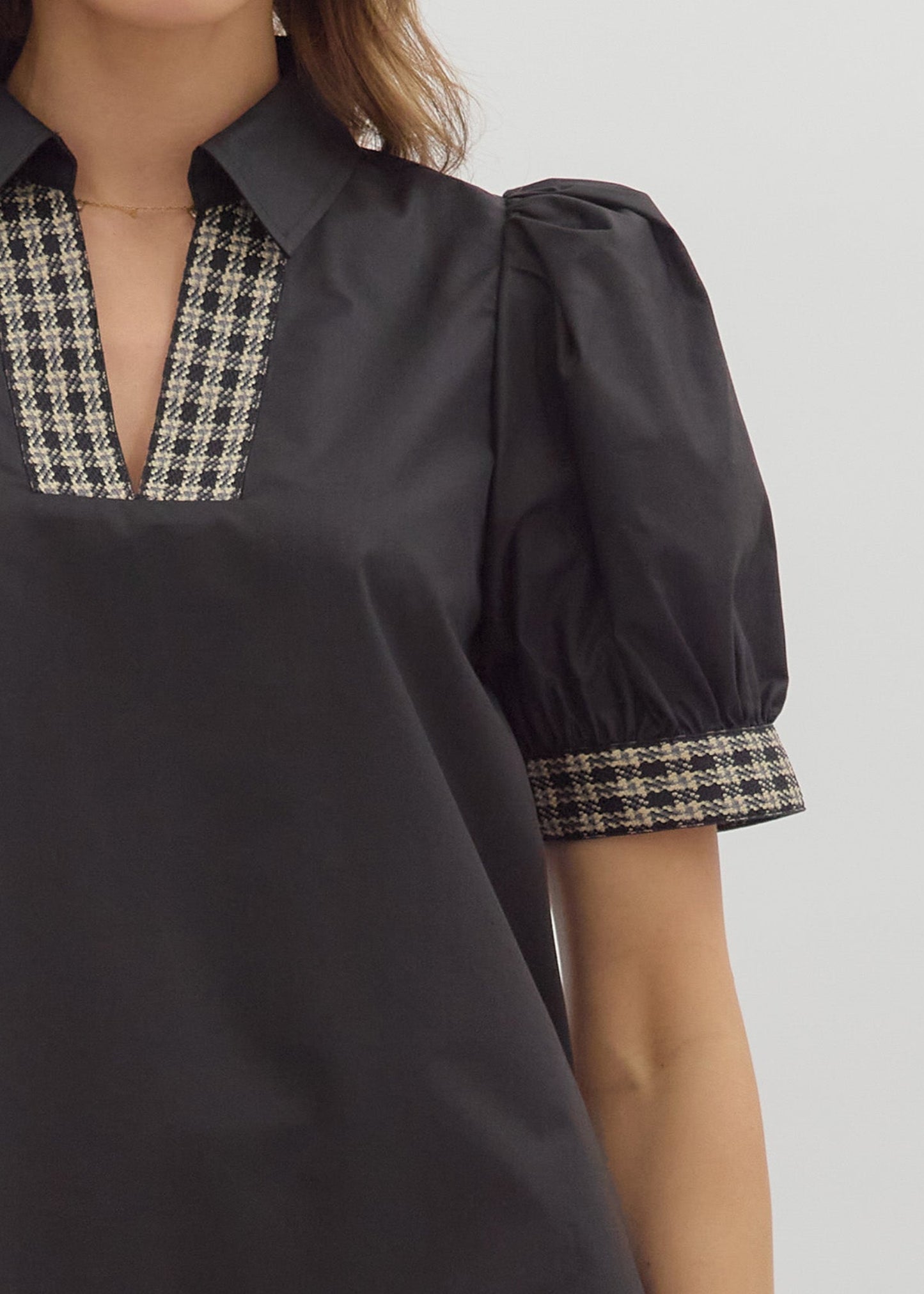 KENNA V NECK COLLAR TOP-BLACK