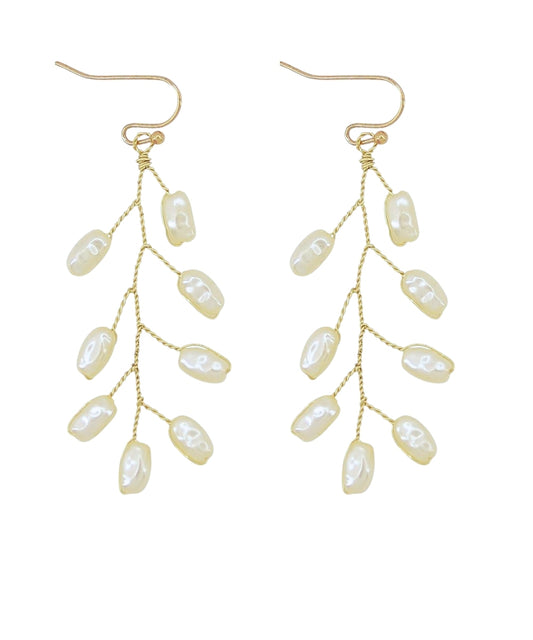 LEAF STYLE PEARL WITH WIRE EARRINGS - CREAM
