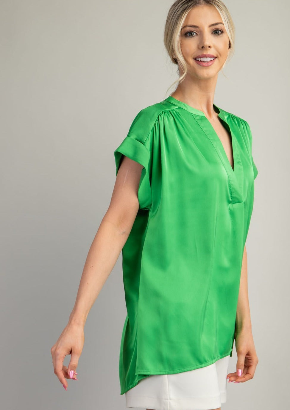 GIANA V-NECK PLAKET TOP-KELLY GREEN