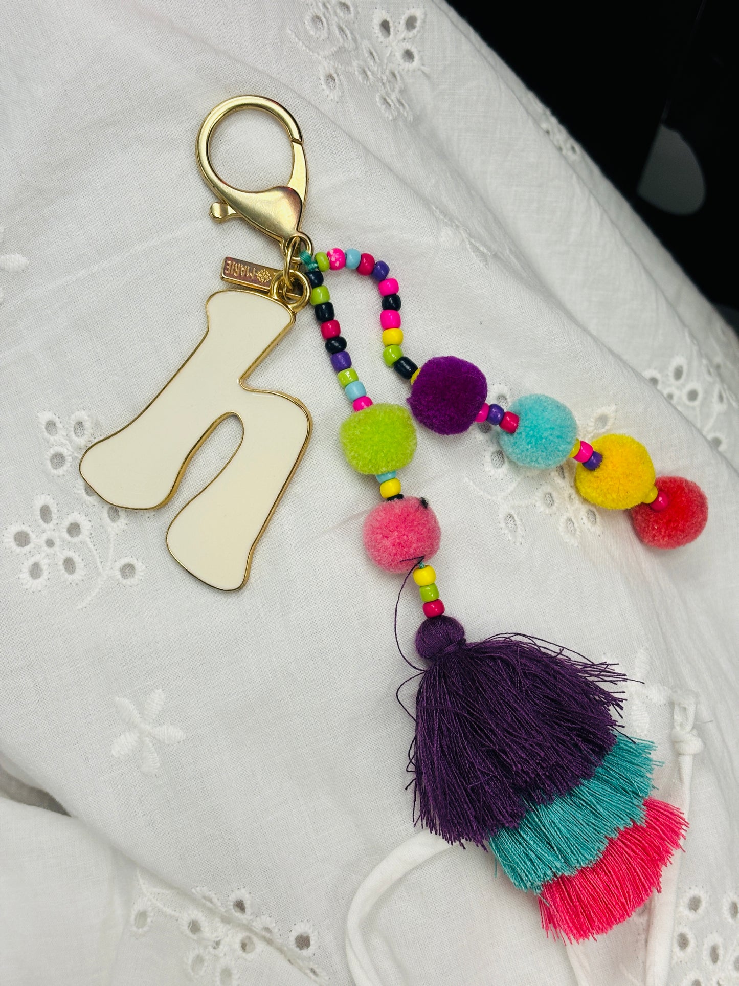 POM POM KEYCHAIN - LETTER H
