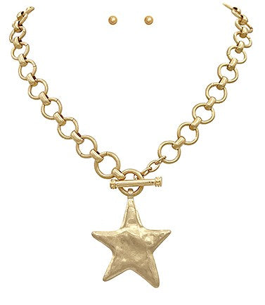 HAMMERED STAR NECKLACE - VINTAGE GOLD