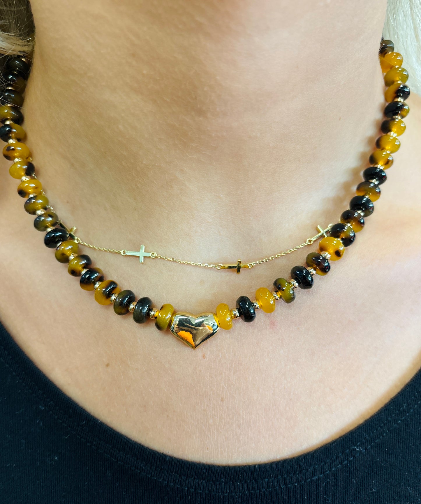 TORTOISE BEADED NECKLECE WITH GOLD HEART