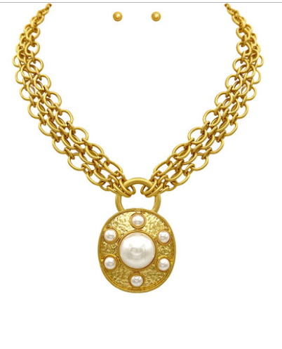 PEARL MEDALLION PENDANT NECKLACE - CREAM/GOLD