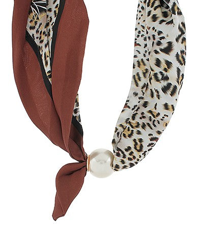 PEARL LEOPARD SCARF NECKLACE-LEOPARD/CREAM