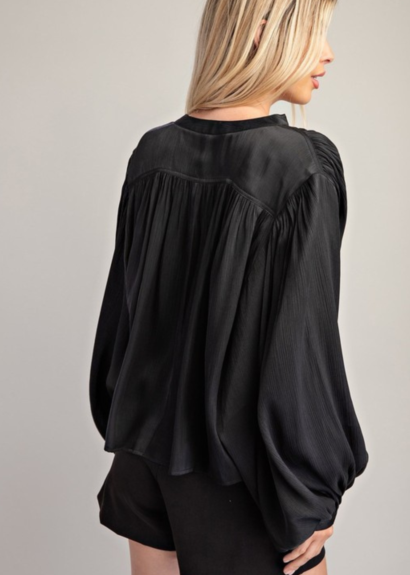 MAGGIE BALLOON SLEEVED BLOUSE-BLACK