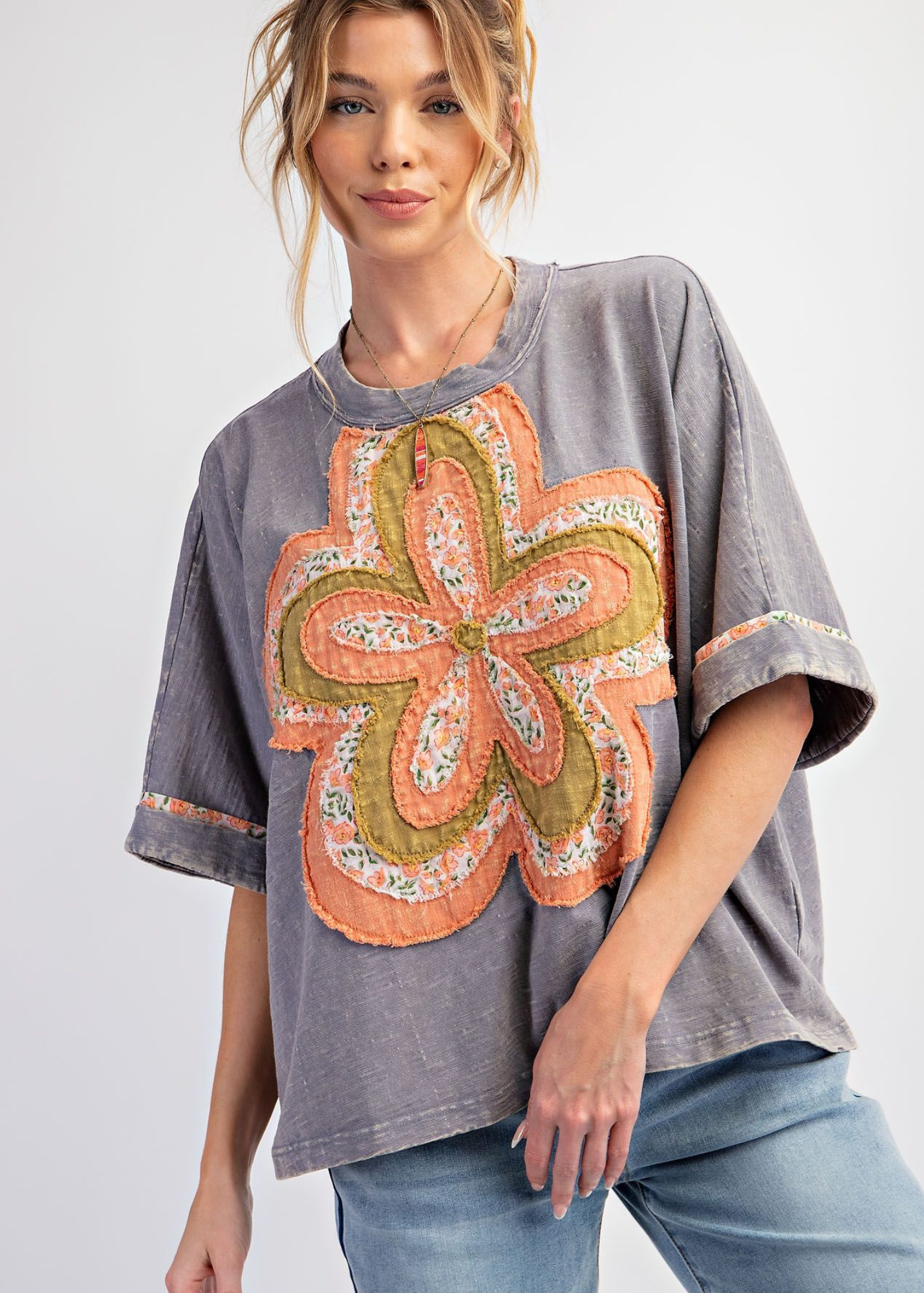 DAISEY FLOWER PATCH TOP-SLATE