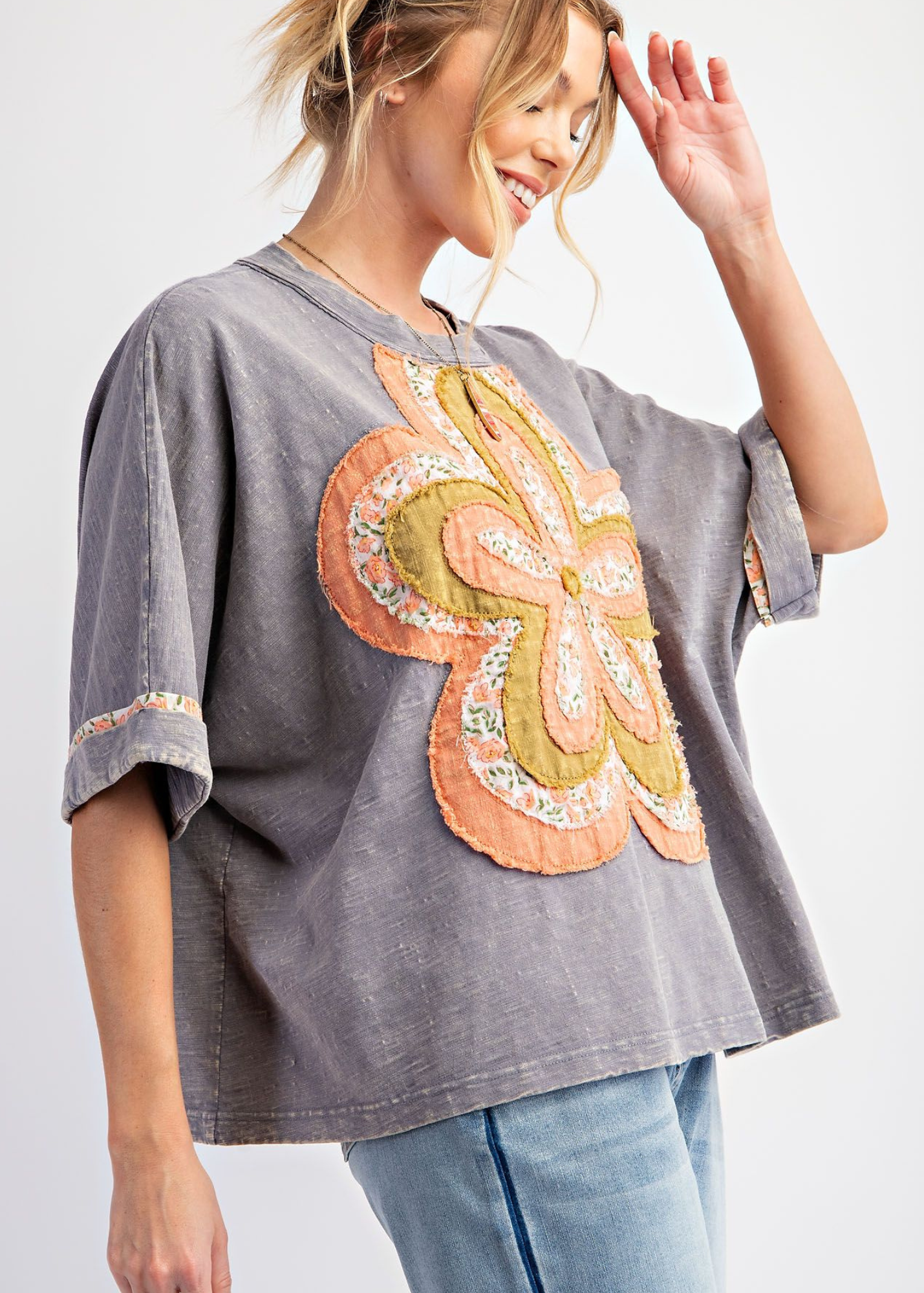 DAISEY FLOWER PATCH TOP-SLATE