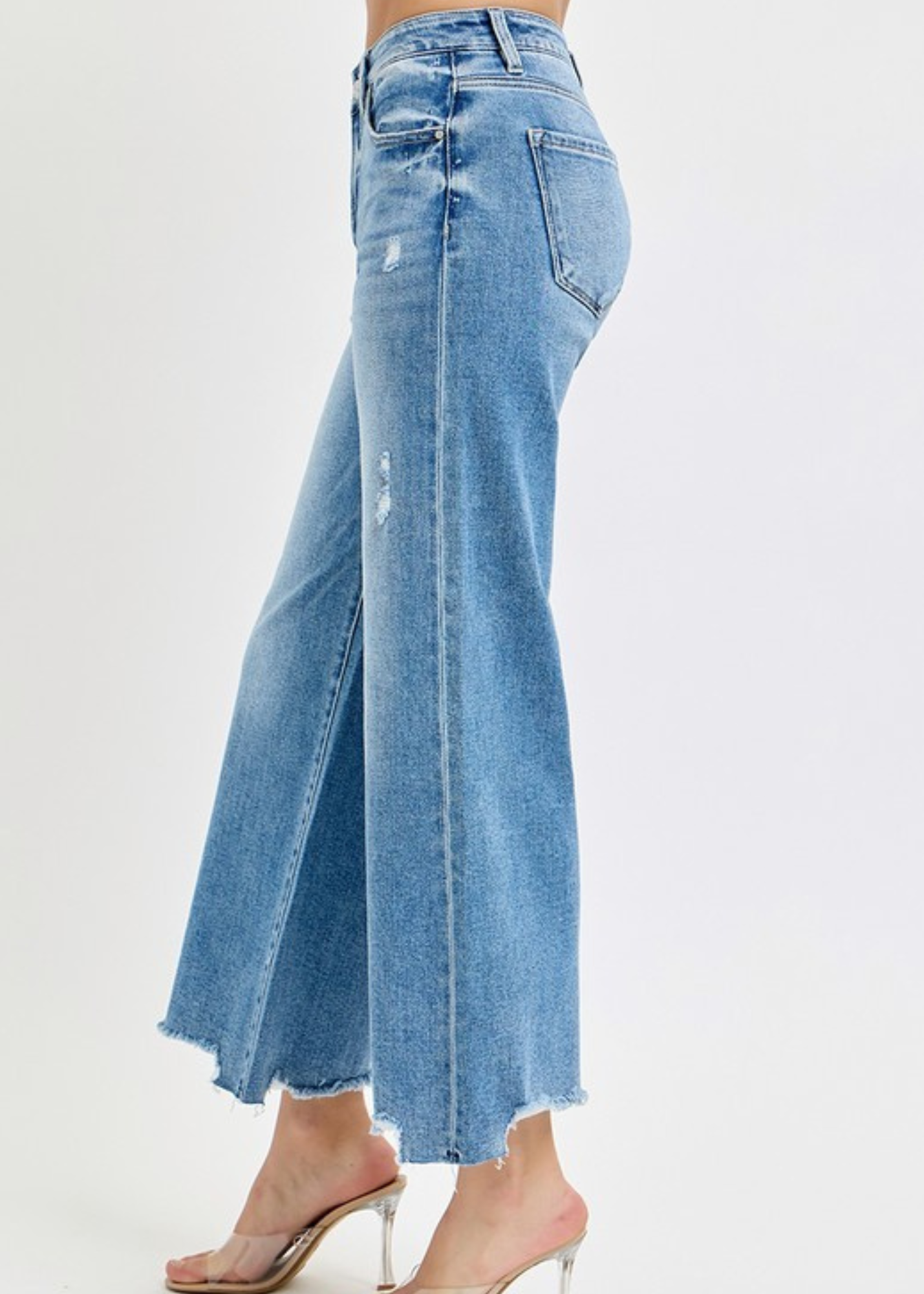 HIGH RISE CROP WIDE JEANS : MEDIUM