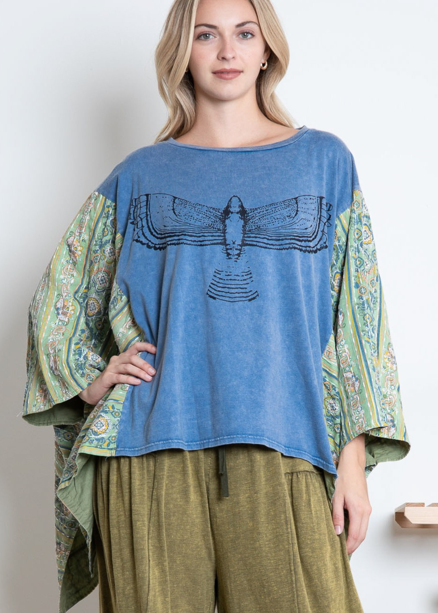 MARLEE BIRD PRINT STITCHED PANCHO SLEEVE TOP-TEAL BLUE