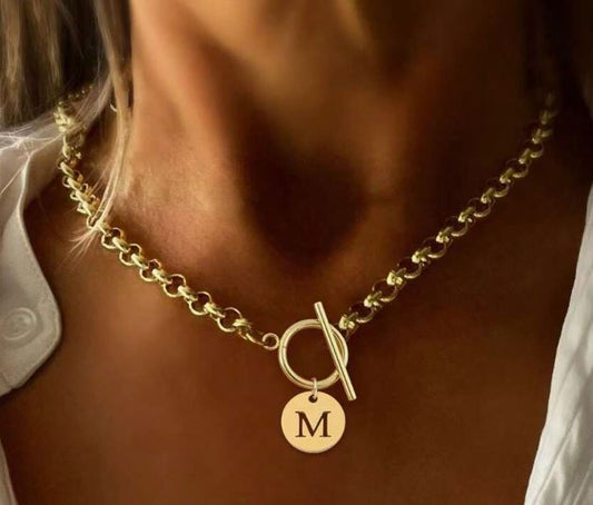 GOLD ROUND INITIAL PENDANT NECKLACE - L