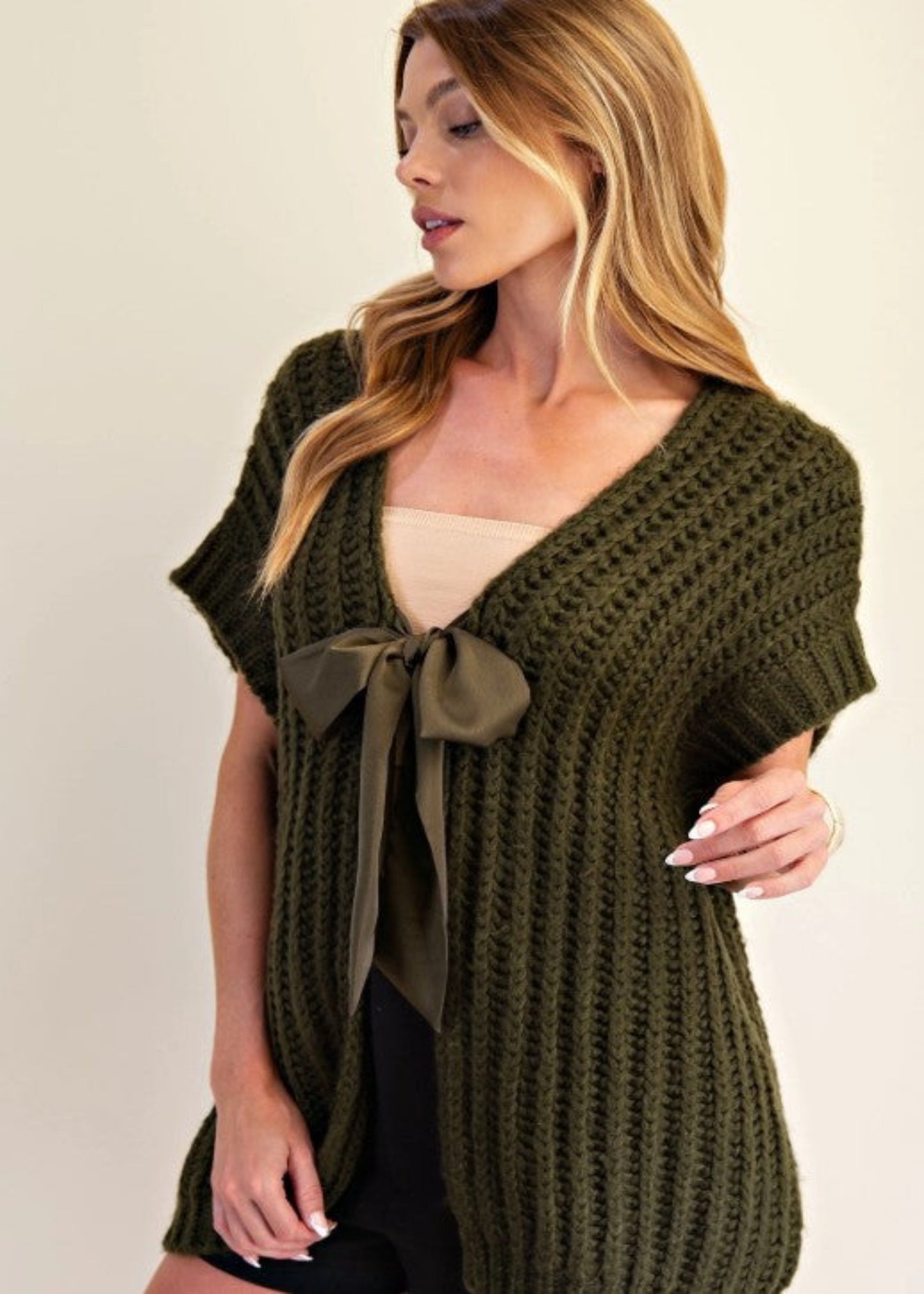 JANE SWEATER VEST - OLIVE