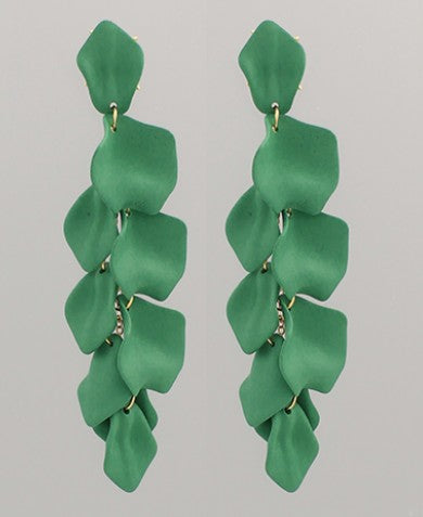 COLOR COATED PETAL FRINGE EARRINGS - GREEN