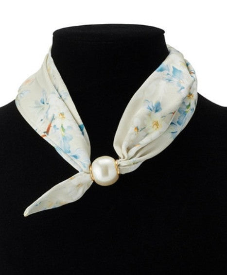PEARL SCARF NECKLACE - BLOSSOM